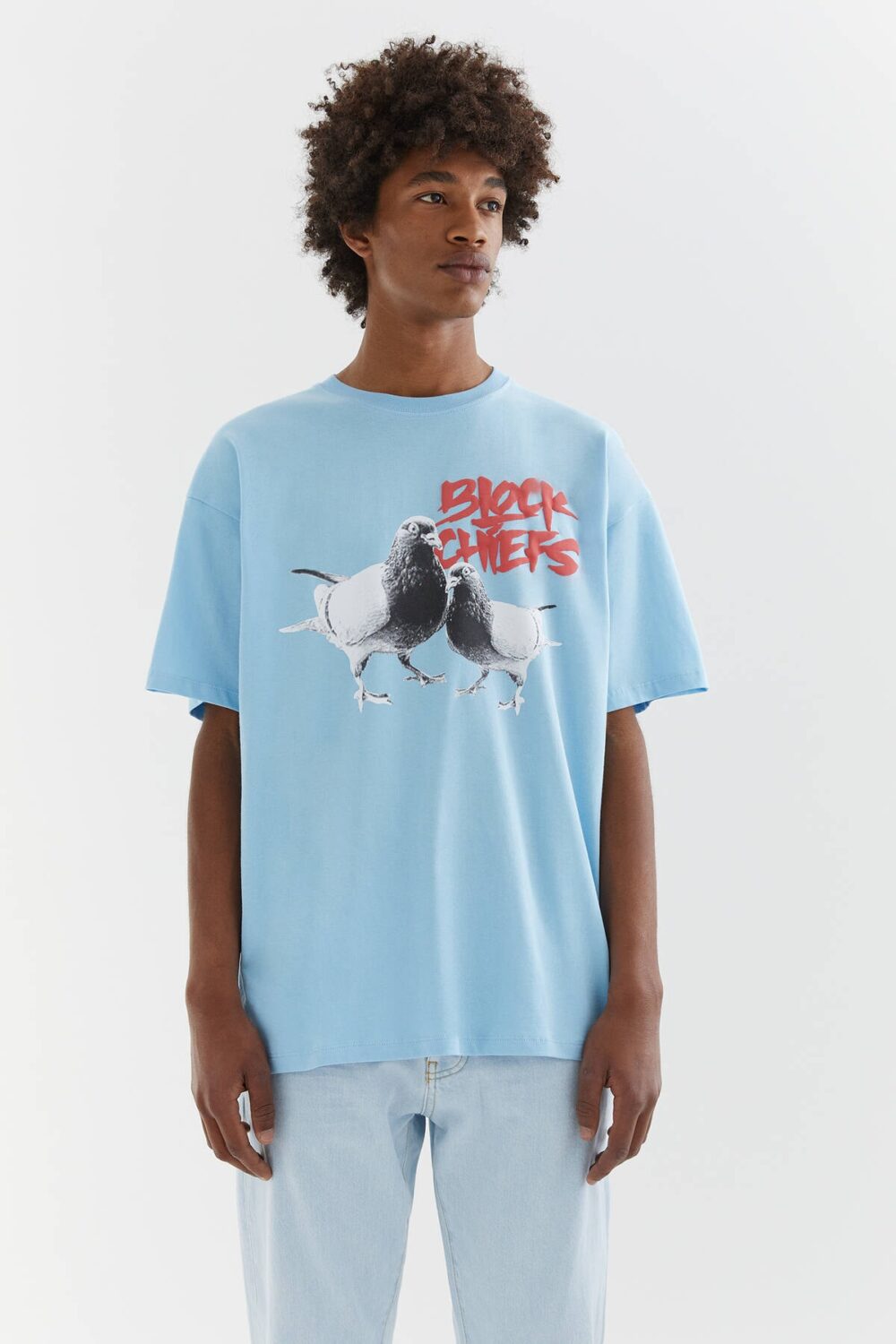 Lolida, فروش تیشرت مردانه آبی با کیفیت عالی و رنگ زیبا و طرح شیک و قیمت عمده ساخت برند Pull & Bear .