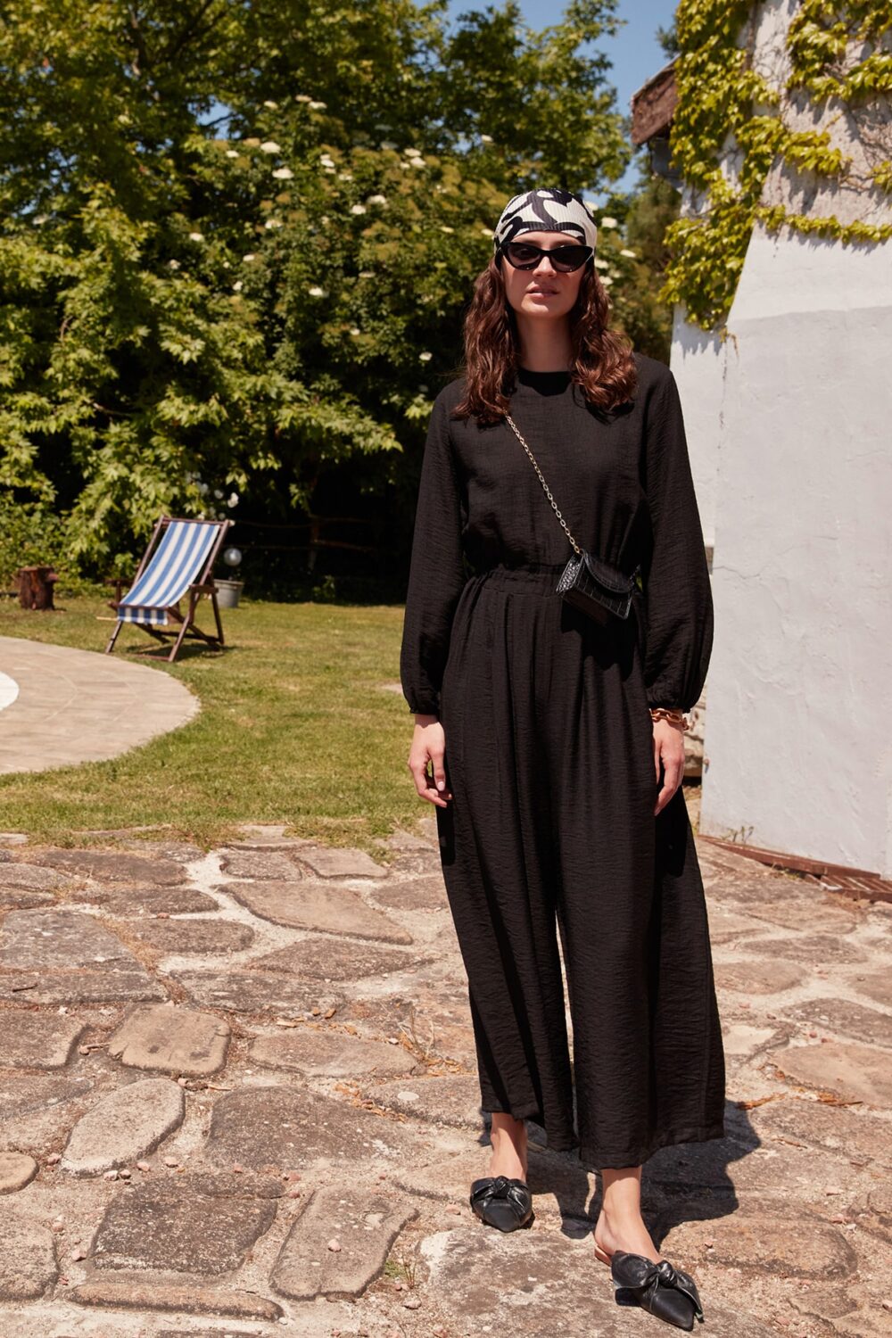 Lolida, فروش سرهمی برش گشاد مشکی با کیفیت عالی و رنگ زیبا و طرح شیک و قیمت عمده ساخت برند Trendyol Modest .