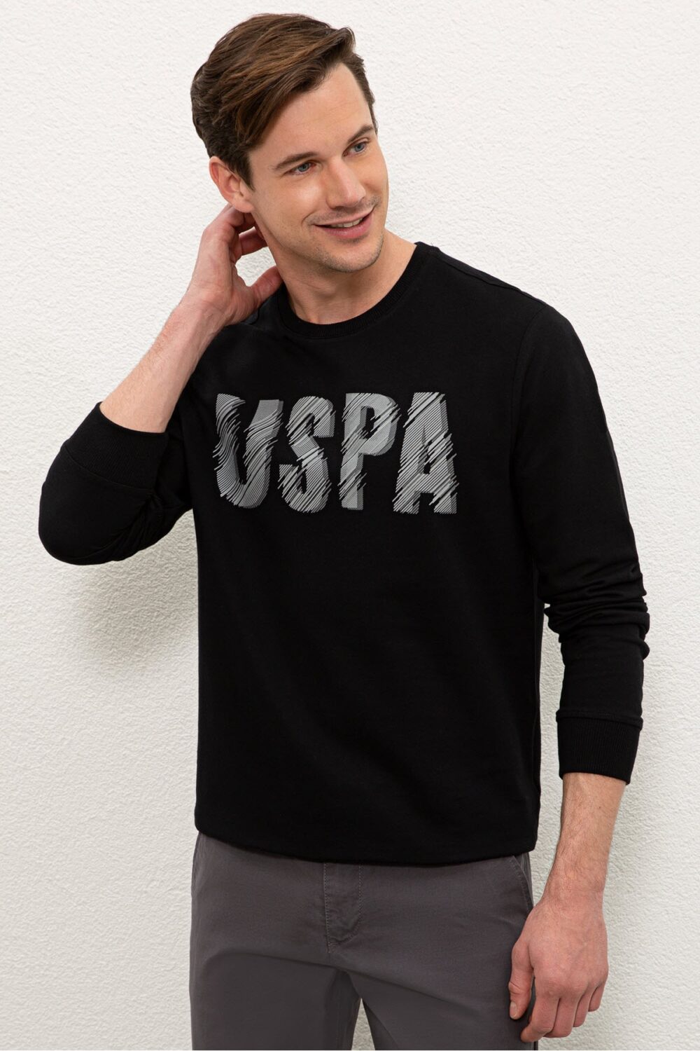 Lolida, فروش سوییشرت مردانه مشکی با کیفیت عالی و رنگ زیبا و طرح شیک و قیمت عمده ساخت برند US Polo Assn .