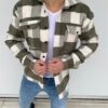 Lolida, فروش پیراهن مردانه سفید یشمی گشاد با کیفیت عالی و رنگ زیبا و طرح شیک و قیمت عمده ساخت برند YXC .