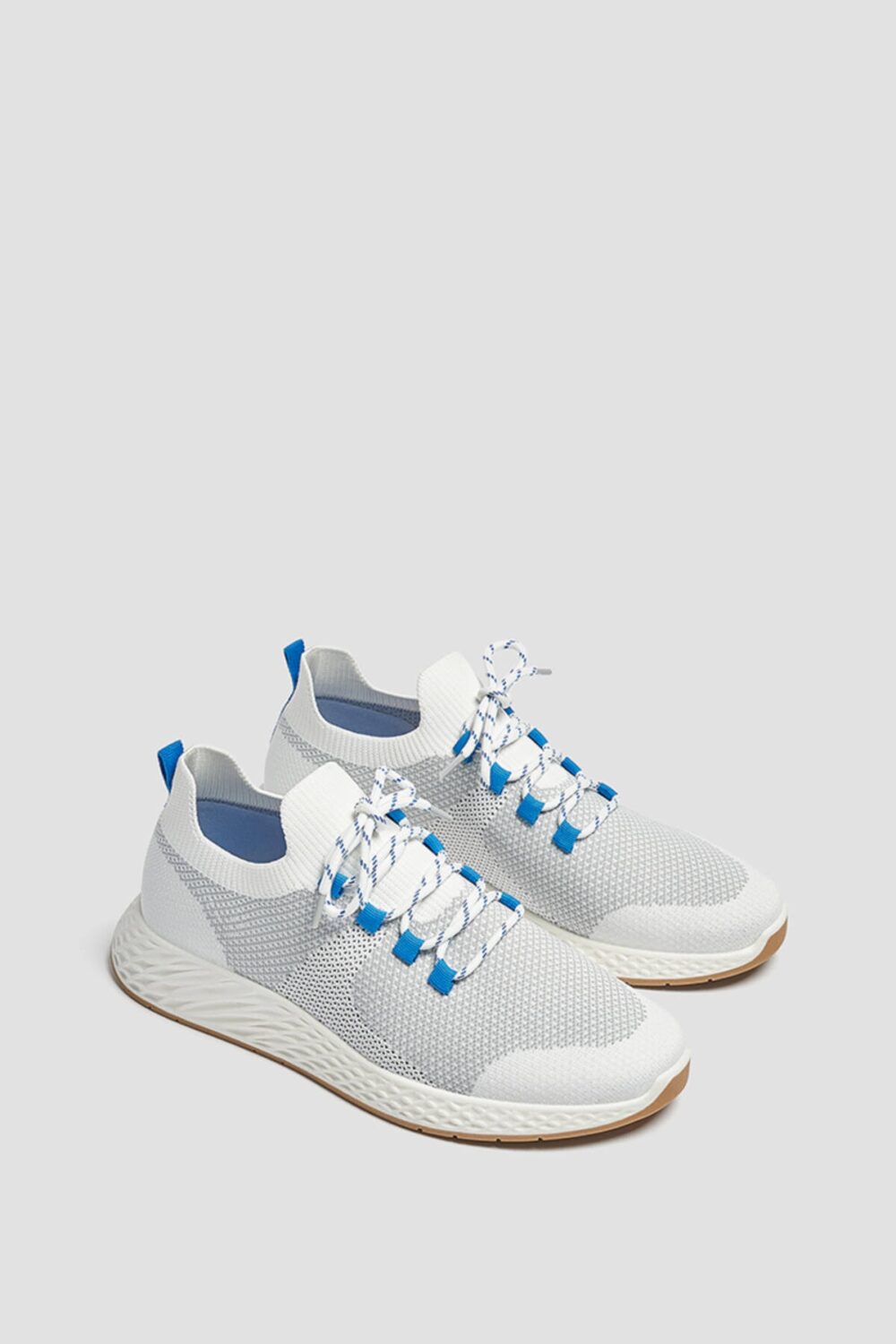Lolida, فروش کفش اسپرت بافتنی با کیفیت عالی و رنگ زیبا و طرح شیک و قیمت عمده ساخت برند Pull & Bear .