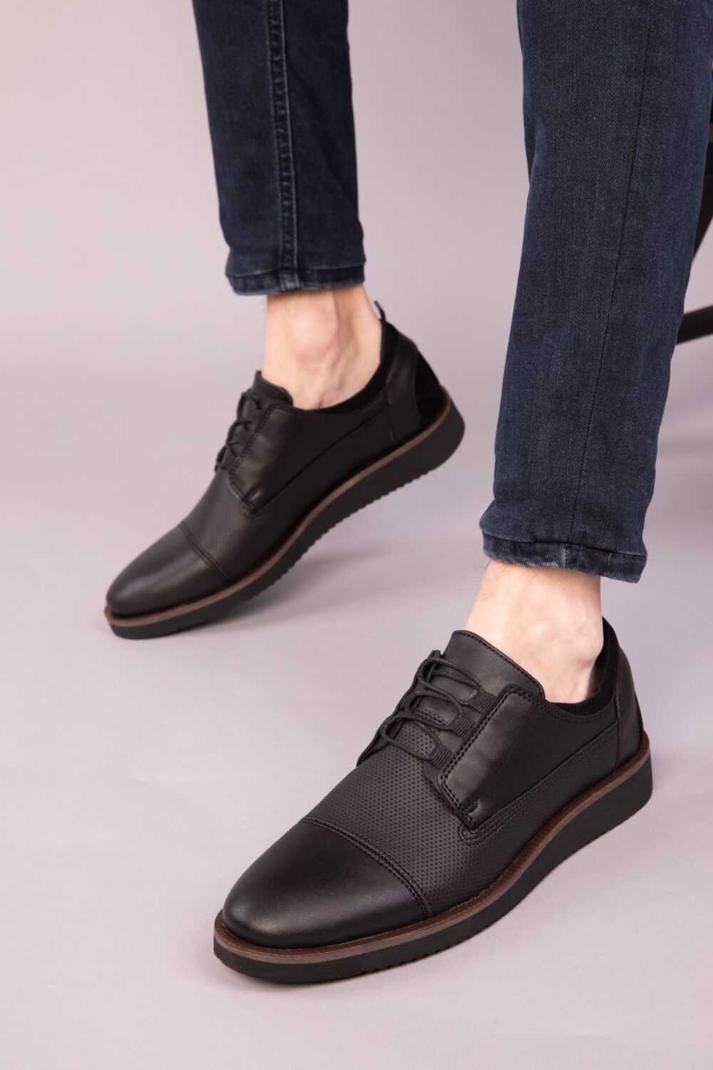 Lolida, فروش کفش راحتی مردانه مشکی با کیفیت عالی و رنگ زیبا و طرح شیک و قیمت عمده ساخت برند Soho-Men .